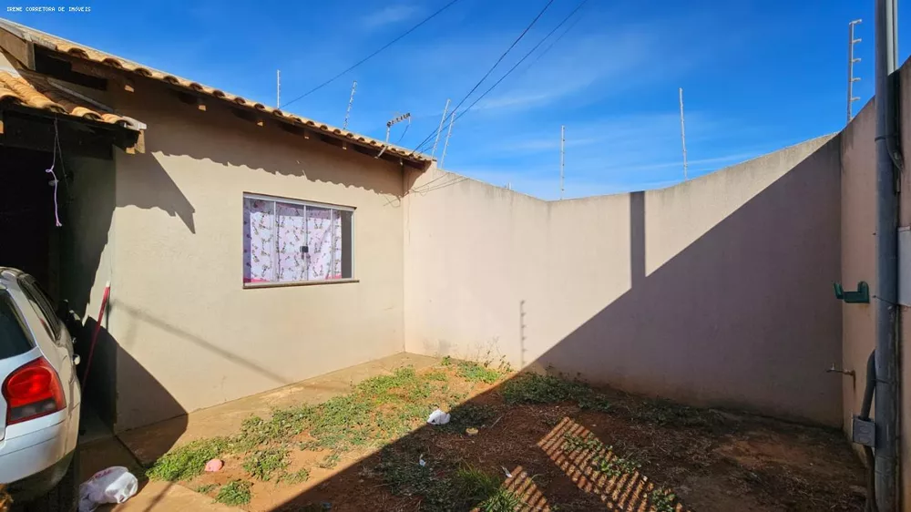 Casa à venda com 2 quartos, 150m² - Foto 2