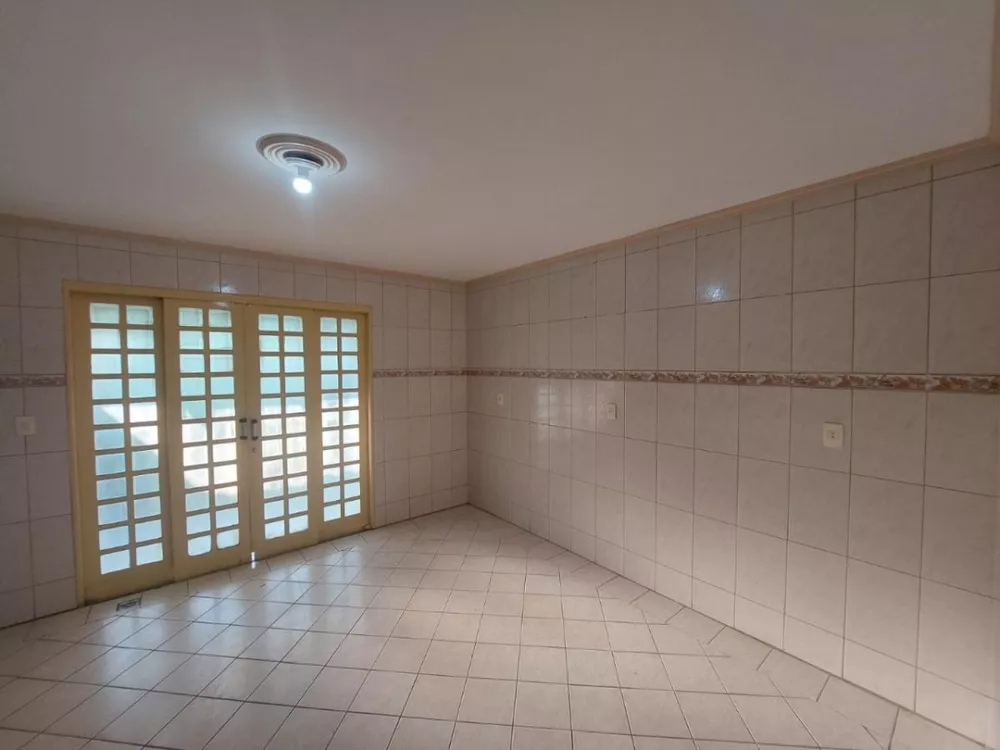 Apartamento à venda com 3 quartos, 250m² - Foto 2