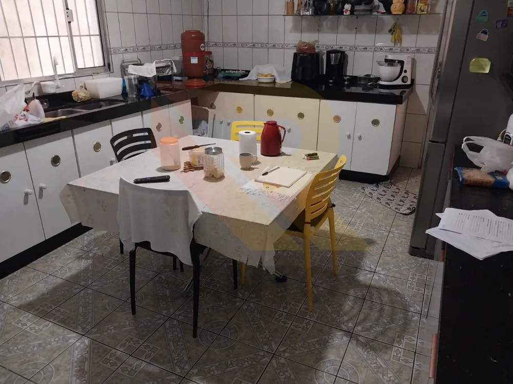 Casa, 2 quartos, 250 m² - Foto 12