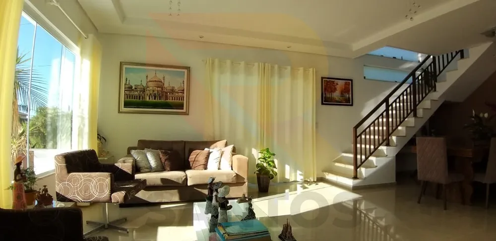 Casa, 4 quartos, 353 m² - Foto 1