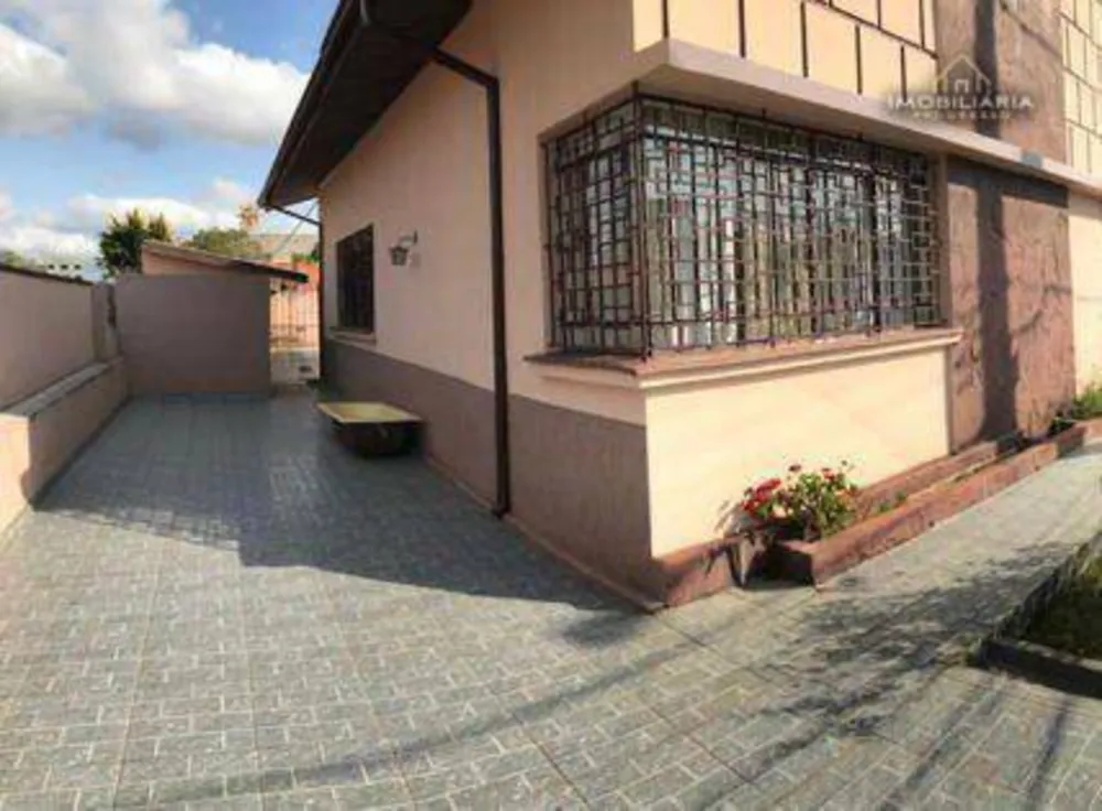 Casa, 3 quartos, 235 m² - Foto 2