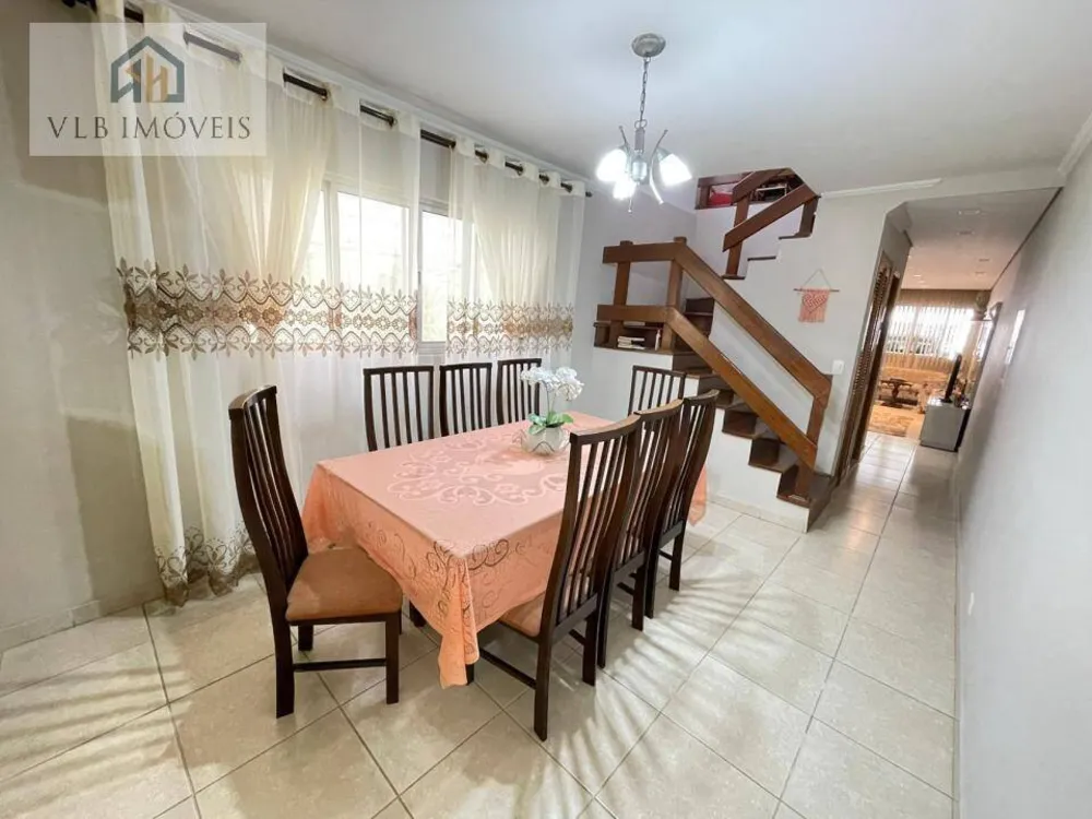 Sobrado, 3 quartos, 200 m² - Foto 1