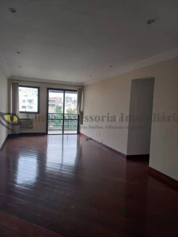 Apartamento à venda com 3 quartos, 124m² - Foto 2