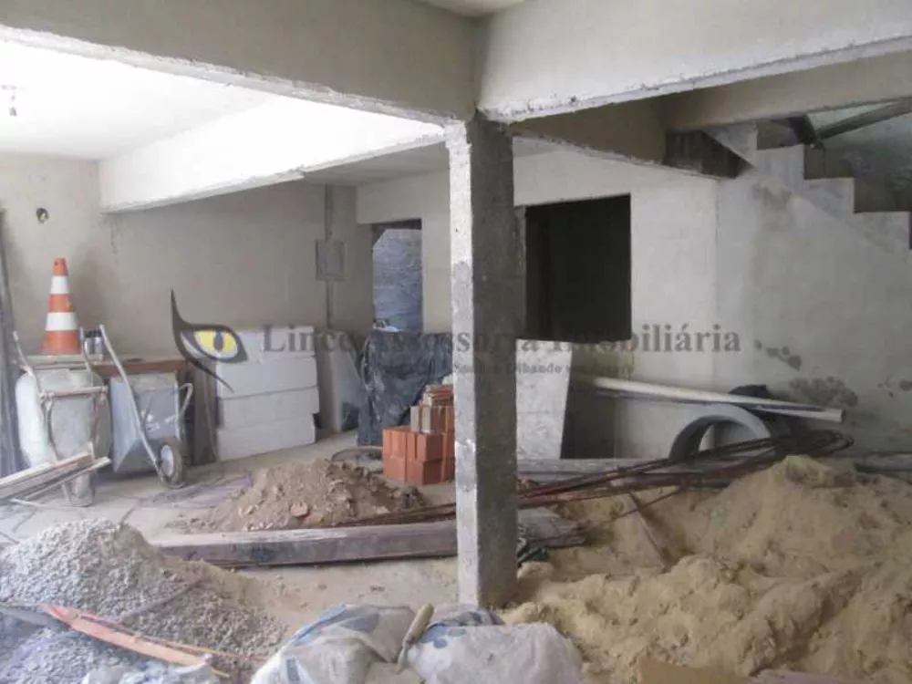 Casa de Vila à venda com 3 quartos, 190m² - Foto 4