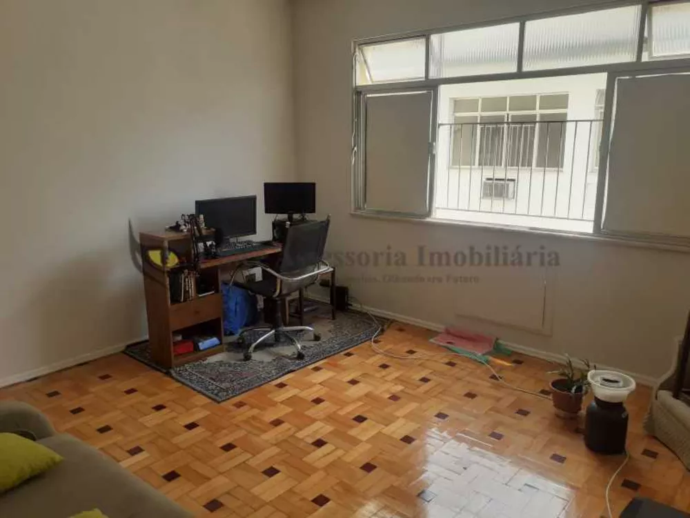 Apartamento à venda com 3 quartos, 94m² - Foto 4