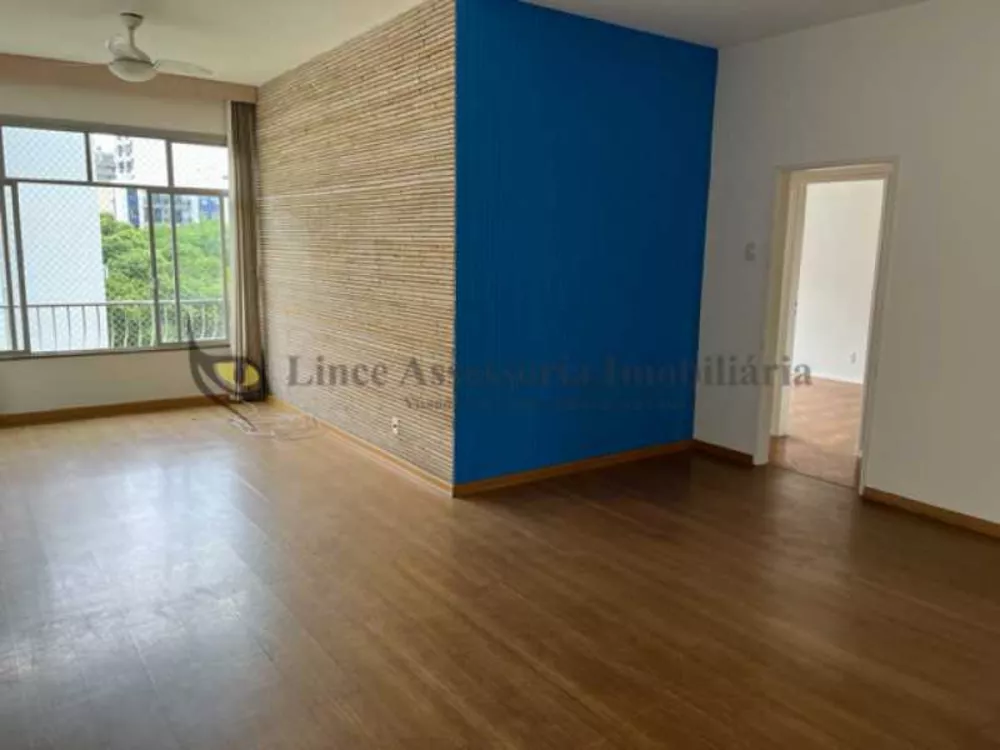 Apartamento à venda com 3 quartos, 123m² - Foto 4