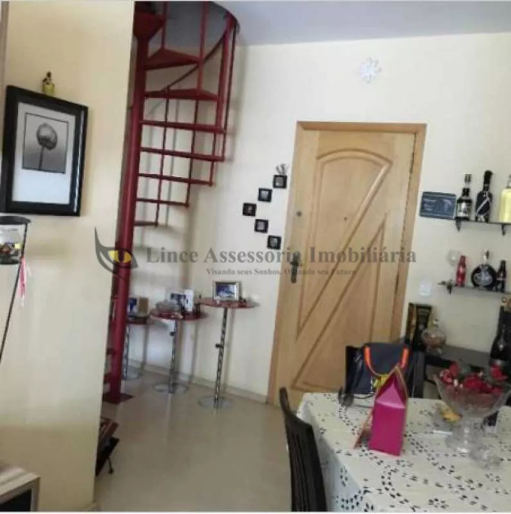 Apartamento à venda com 1 quarto, 50m² - Foto 2