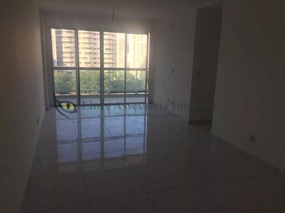 Apartamento à venda com 2 quartos, 76m² - Foto 3