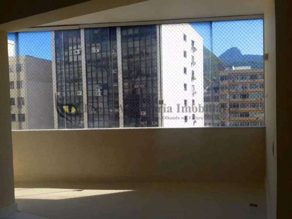 Apartamento à venda com 3 quartos, 138m² - Foto 2