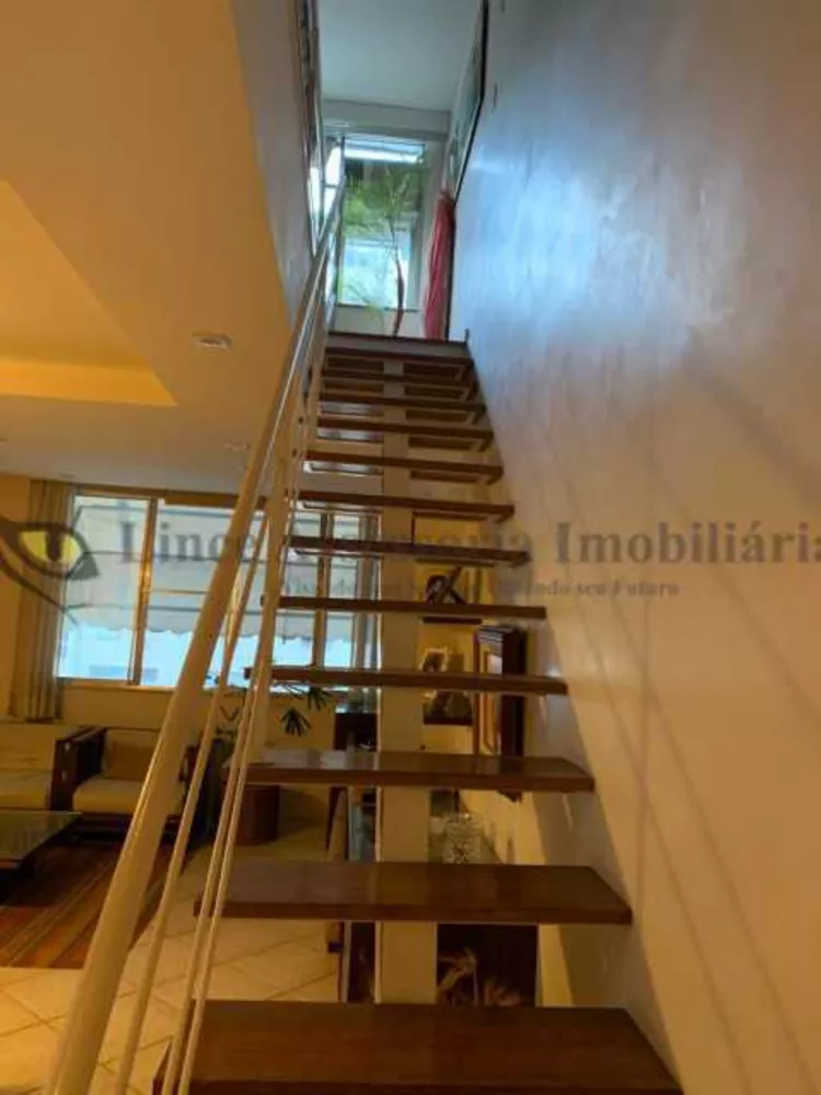 Apartamento à venda com 3 quartos, 140m² - Foto 3