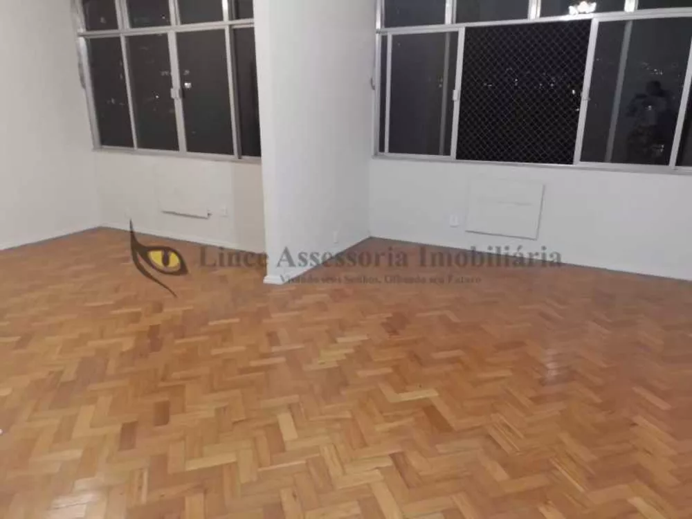 Apartamento à venda com 3 quartos, 90m² - Foto 1