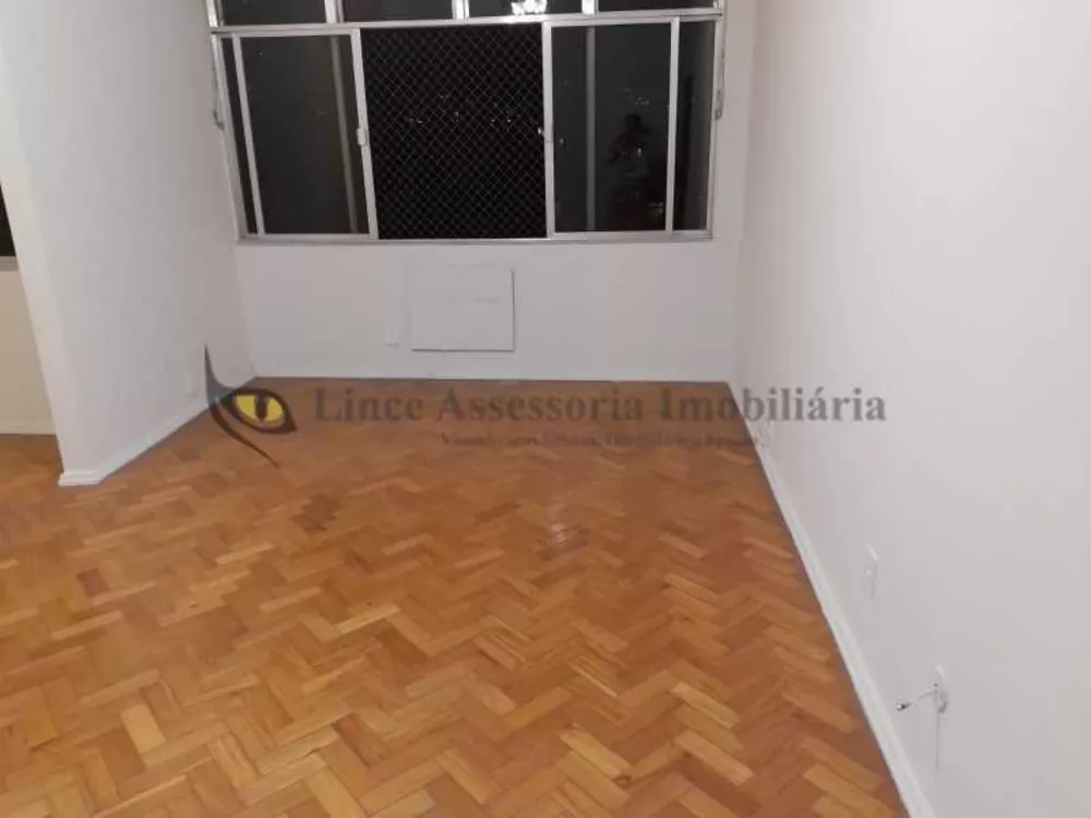 Apartamento à venda com 3 quartos, 90m² - Foto 3