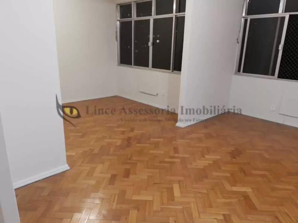 Apartamento à venda com 3 quartos, 90m² - Foto 4