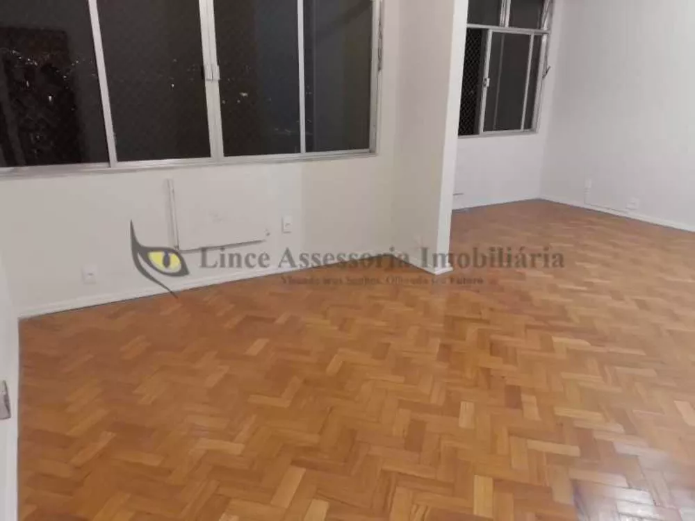 Apartamento à venda com 3 quartos, 90m² - Foto 2