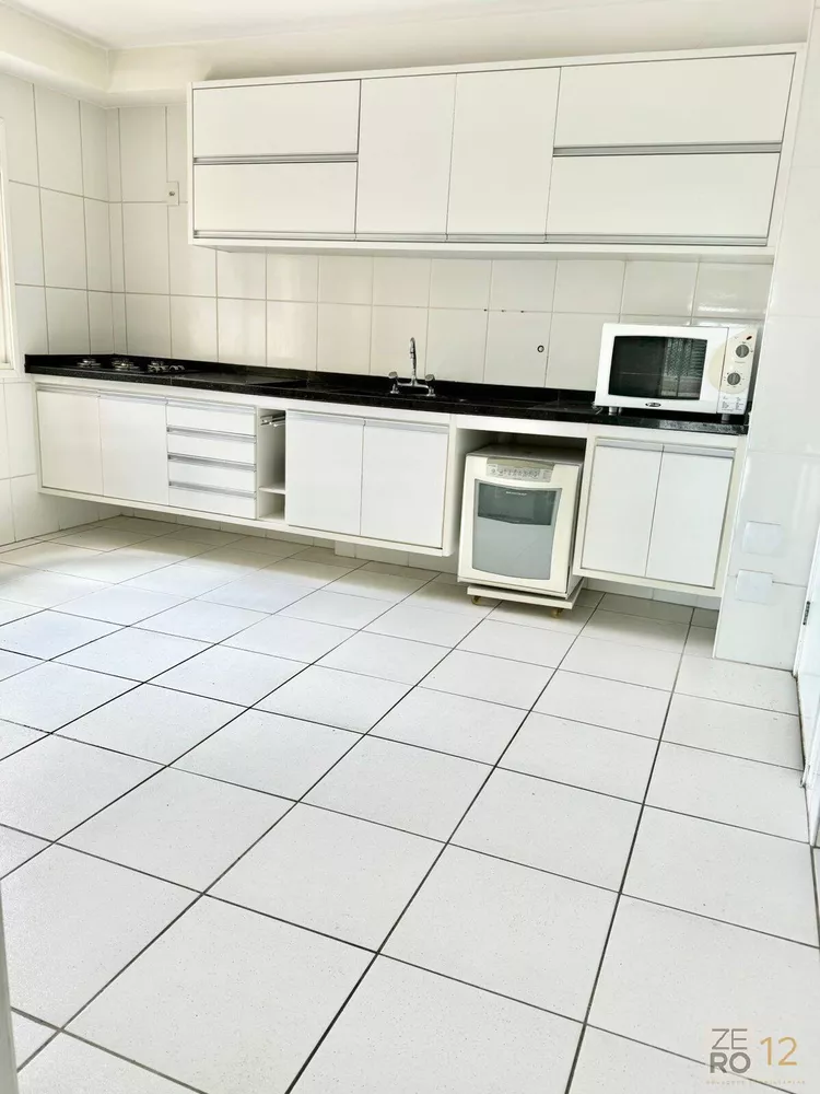 Apartamento à venda com 3 quartos, 146m² - Foto 3