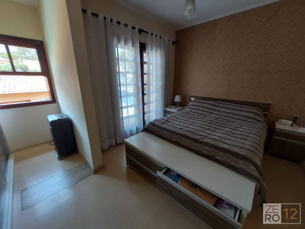 Casa à venda com 5 quartos, 318m² - Foto 1