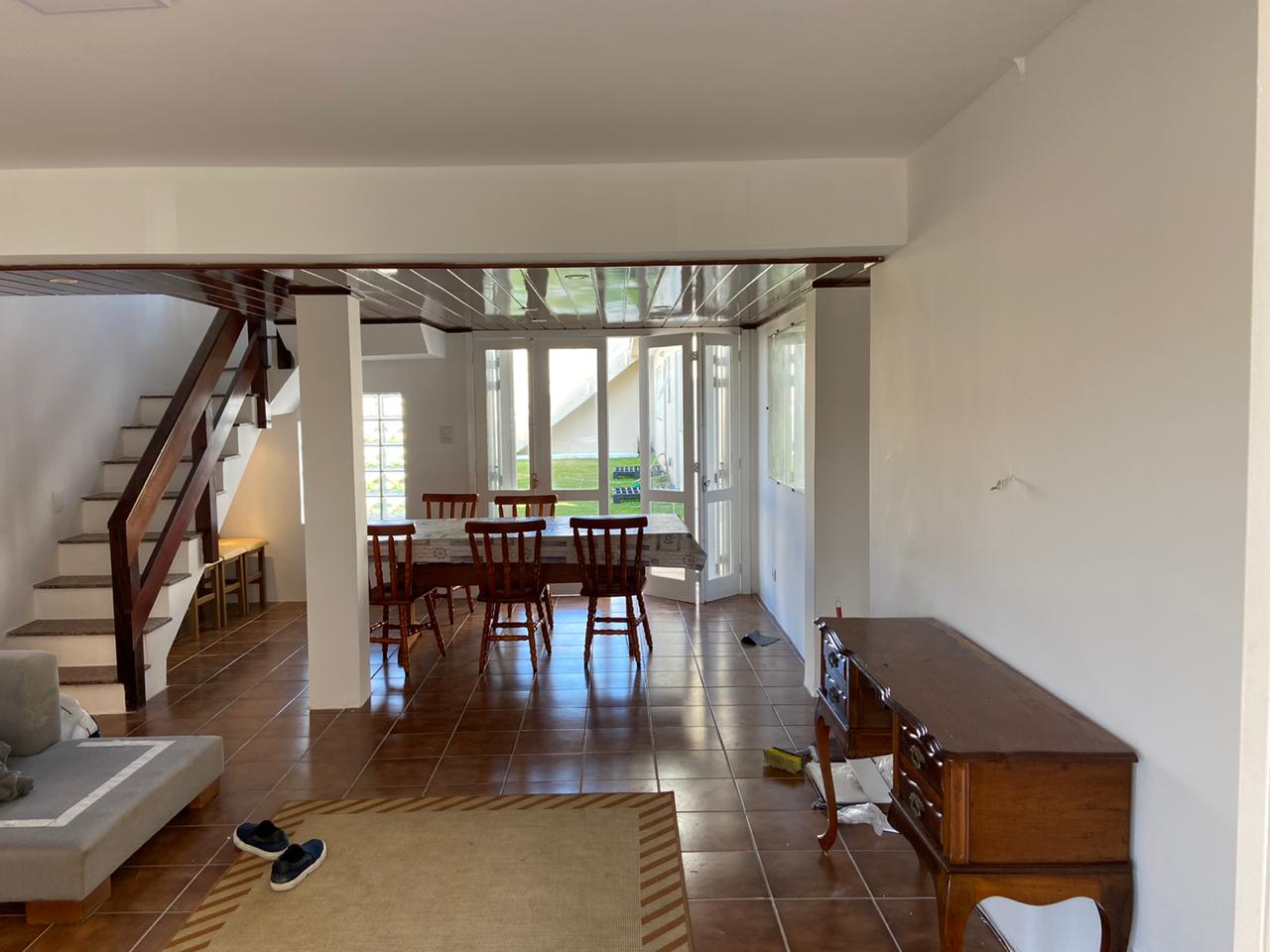 Casa à venda com 6 quartos, 236m² - Foto 2