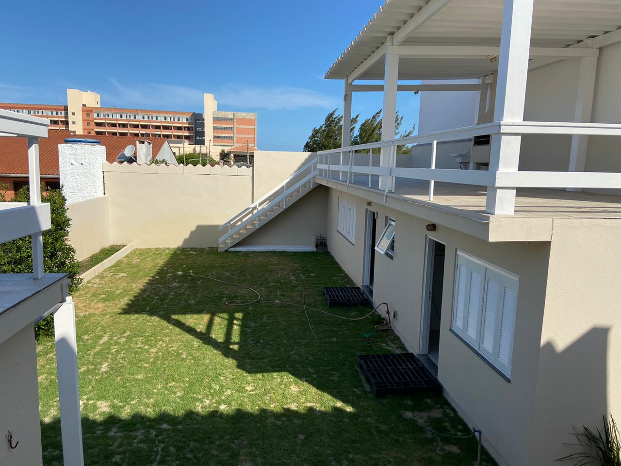 Casa à venda com 6 quartos, 236m² - Foto 3