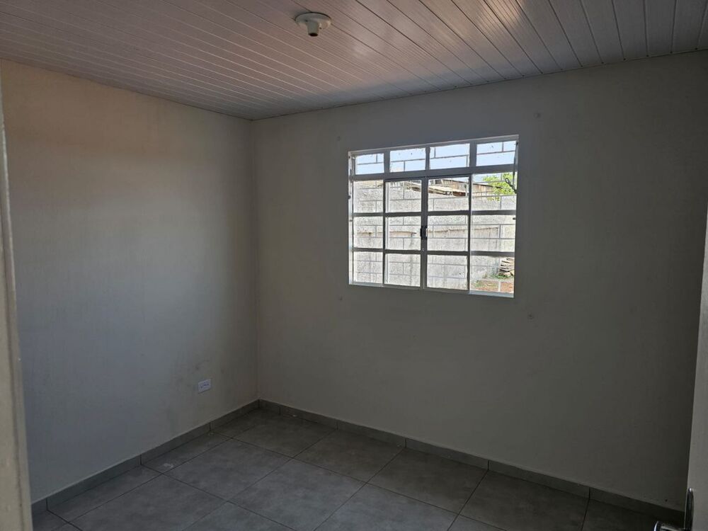 Casa à venda com 2 quartos, 300m² - Foto 2