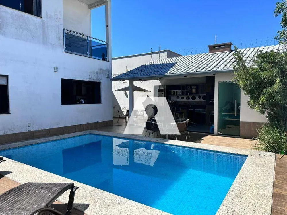 Casa, 3 quartos, 176 m² - Foto 1