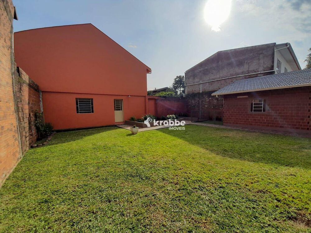 Casa à venda com 3 quartos, 232m² - Foto 2