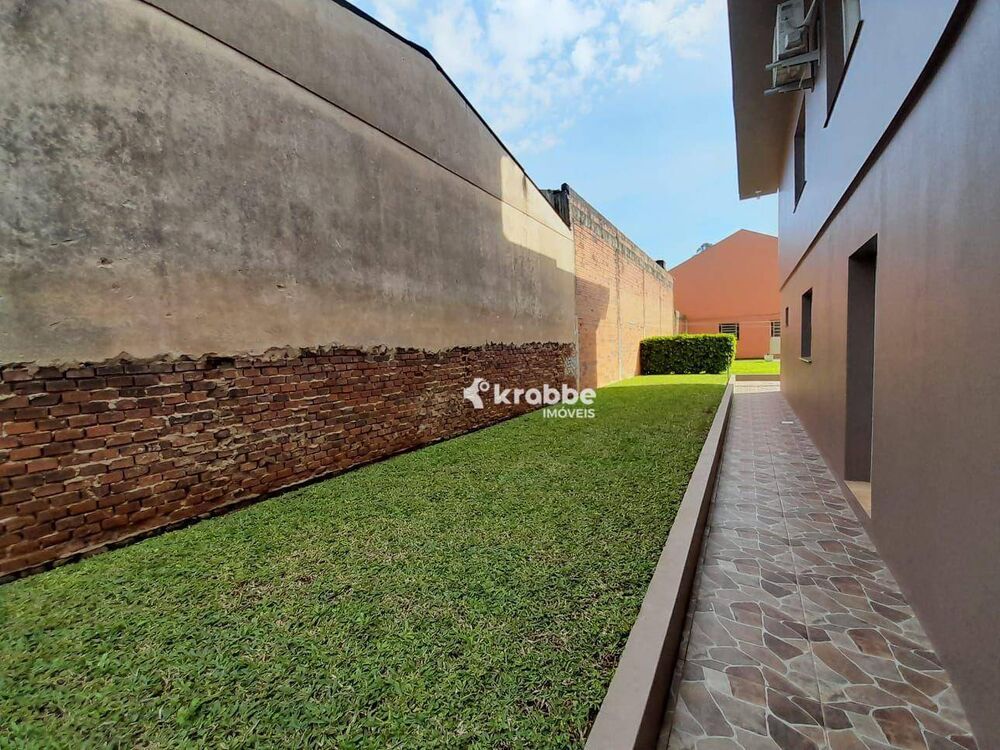 Casa à venda com 3 quartos, 232m² - Foto 4