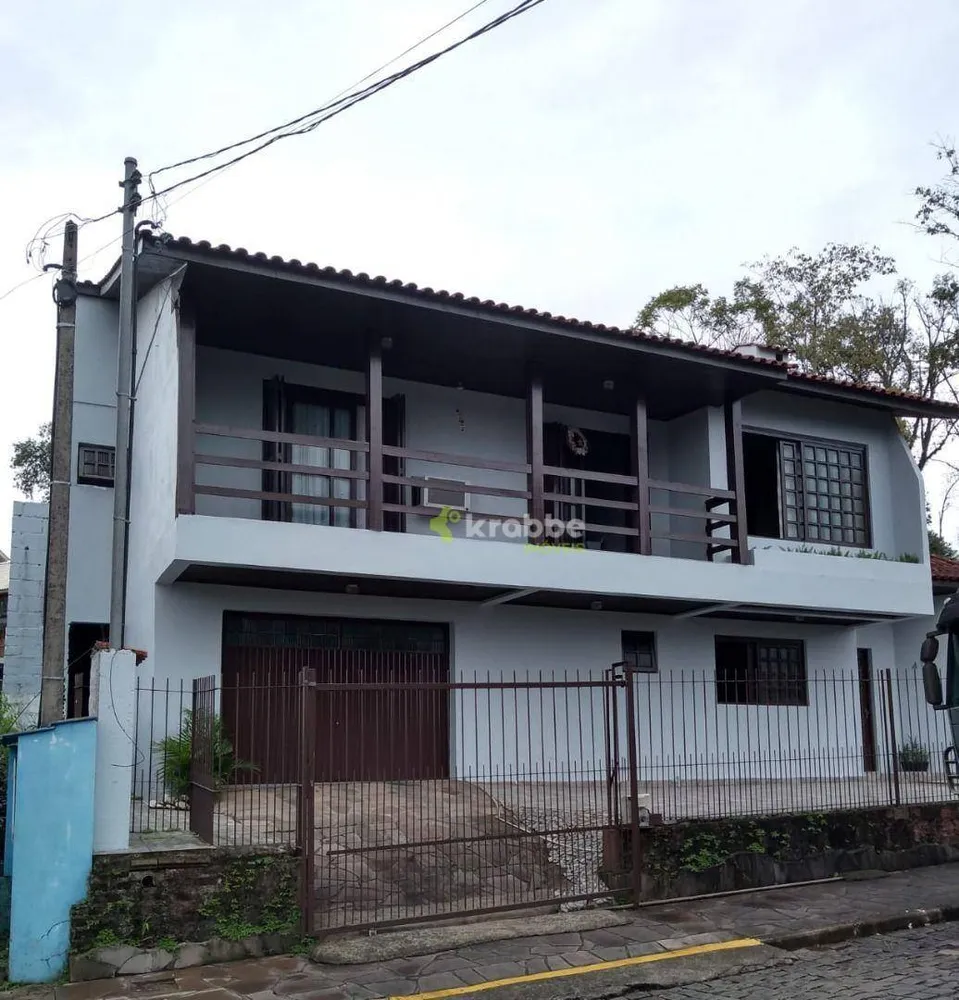 Casa, 3 quartos, 210 m² - Foto 1