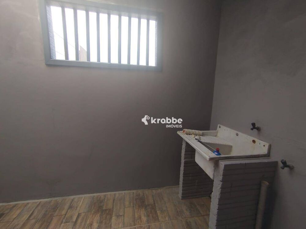 Casa à venda com 2 quartos, 53m² - Foto 4
