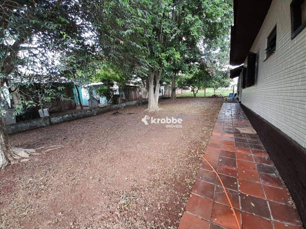 Casa para alugar com 3 quartos, 200m² - Foto 2