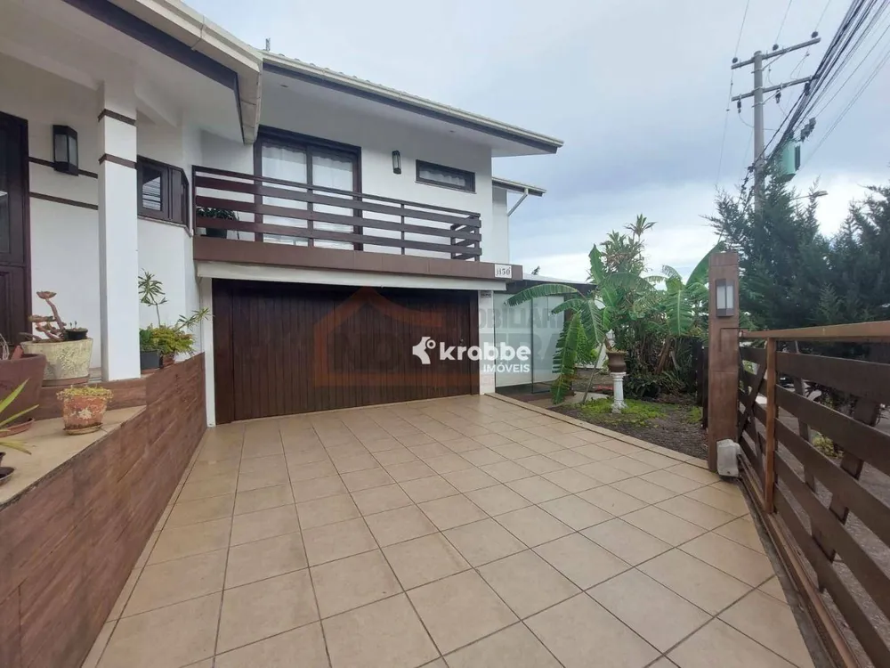 Casa, 3 quartos, 202 m² - Foto 2