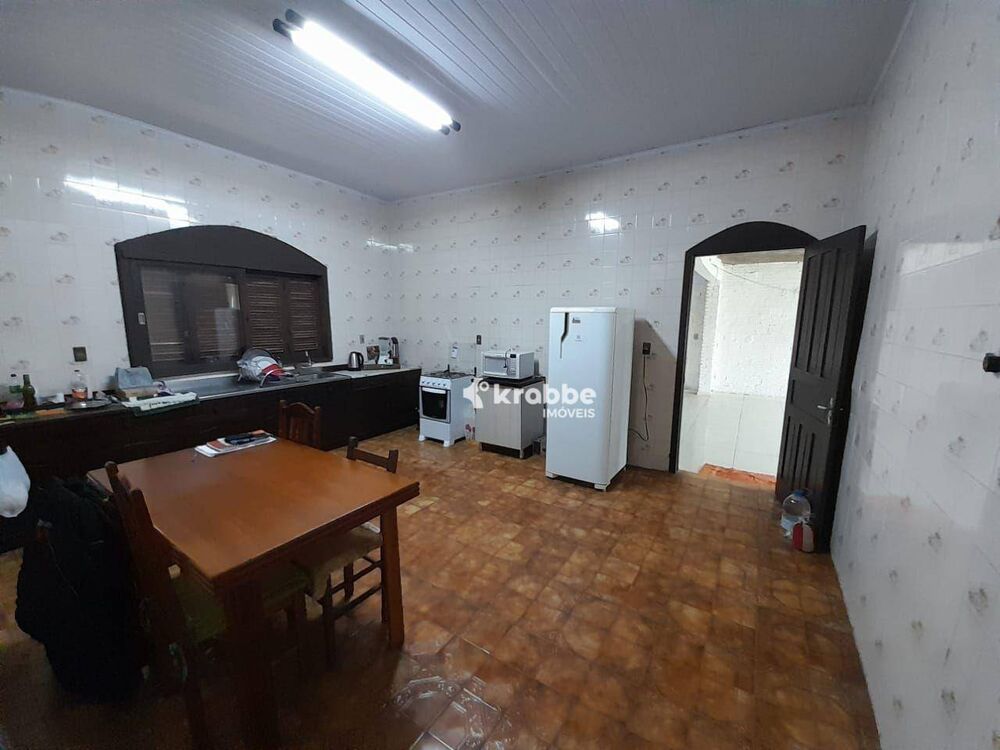 Casa à venda com 3 quartos, 256m² - Foto 8