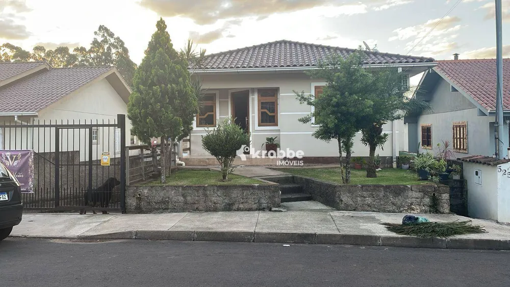 Casa, 3 quartos, 222 m² - Foto 1