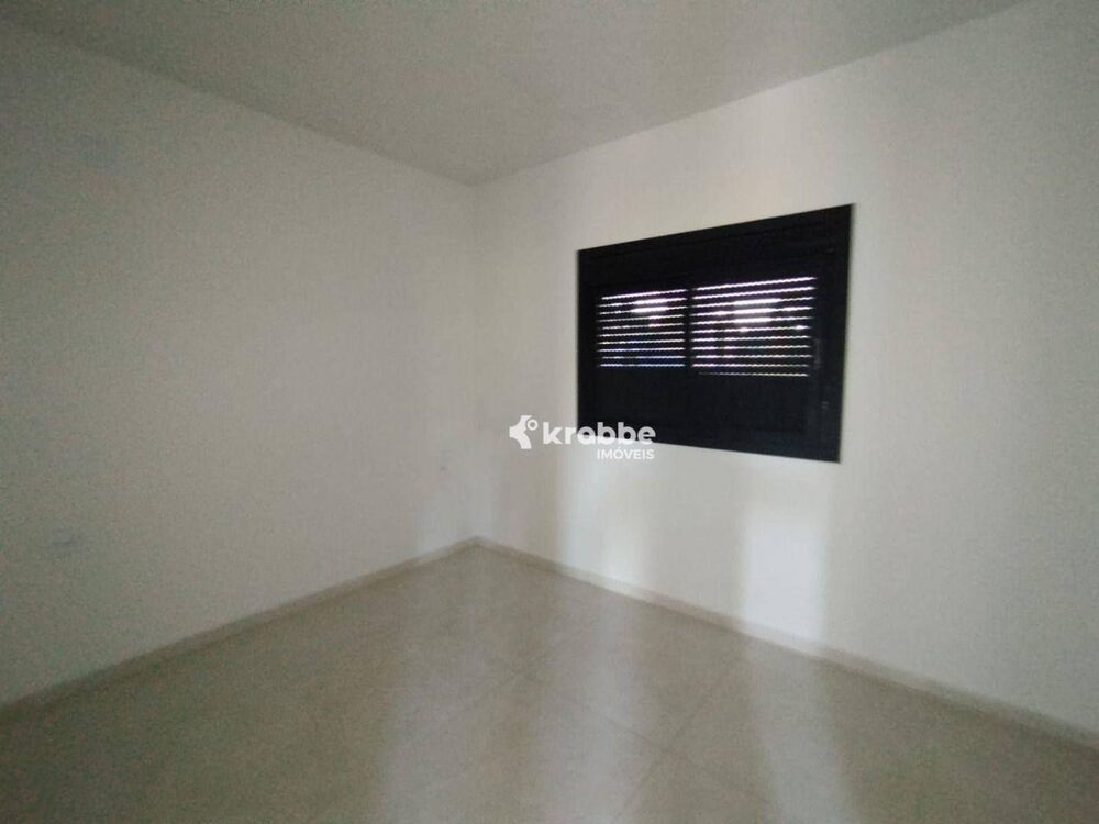Casa à venda com 2 quartos, 75m² - Foto 1