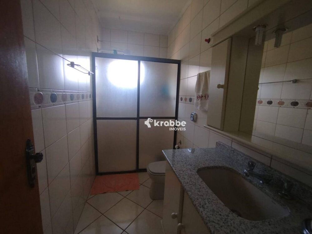 Casa à venda com 3 quartos, 249m² - Foto 4