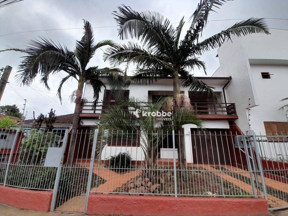 Casa à venda e aluguel com 3 quartos, 323m² - Foto 1