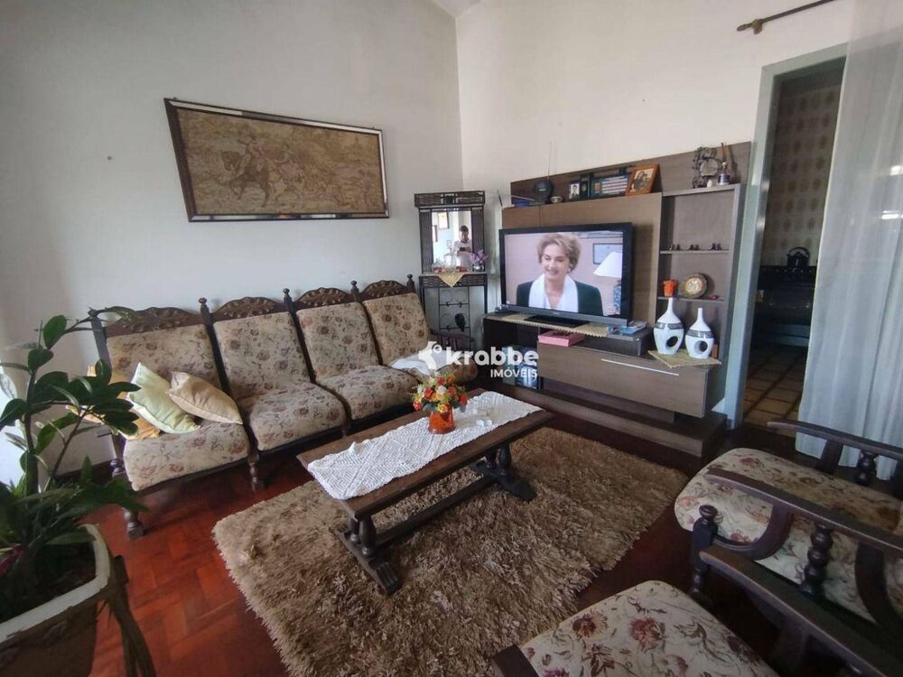 Casa, 5 quartos, 200 m² - Foto 1