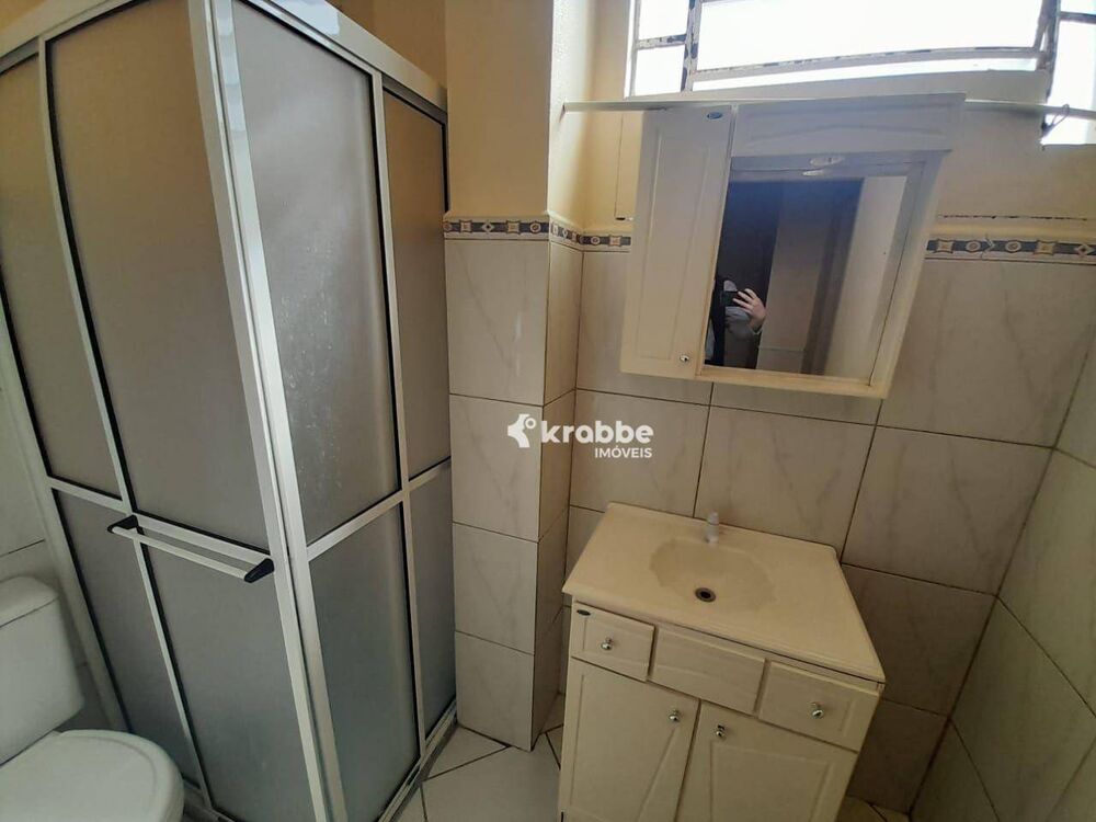 Apartamento para alugar com 2 quartos, 110m² - Foto 8