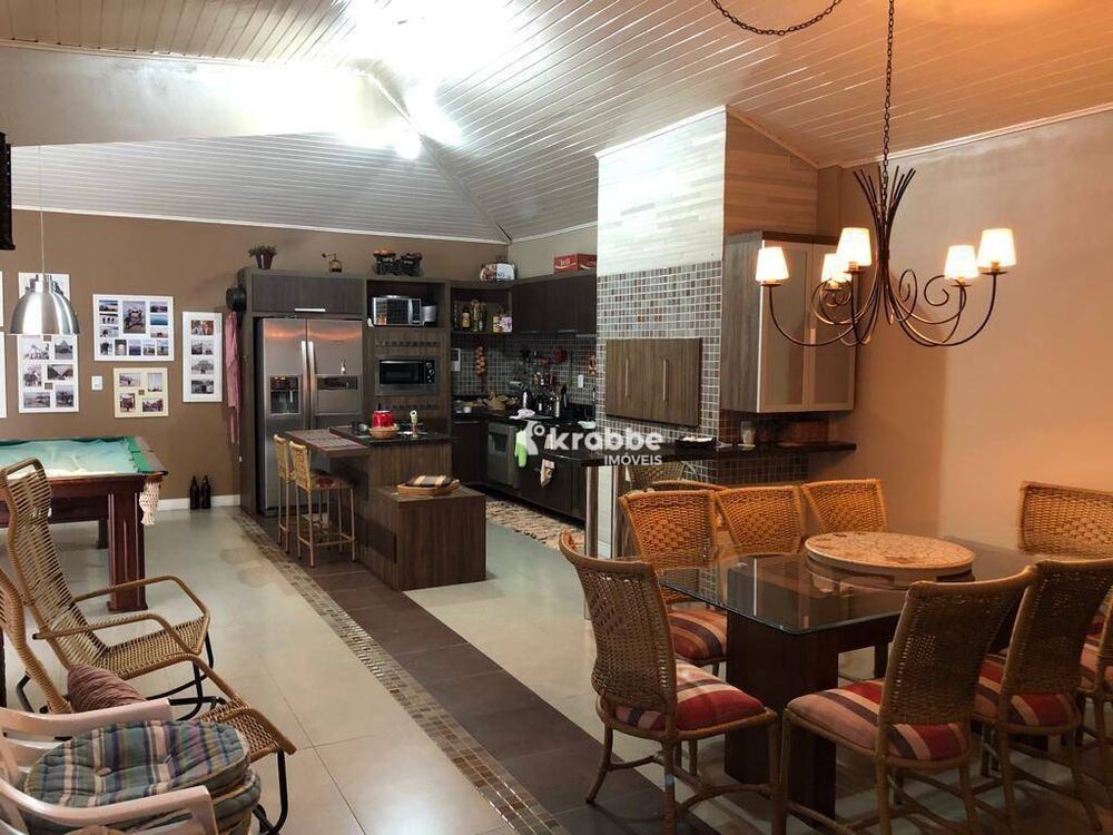 Casa, 3 quartos, 299 m² - Foto 2