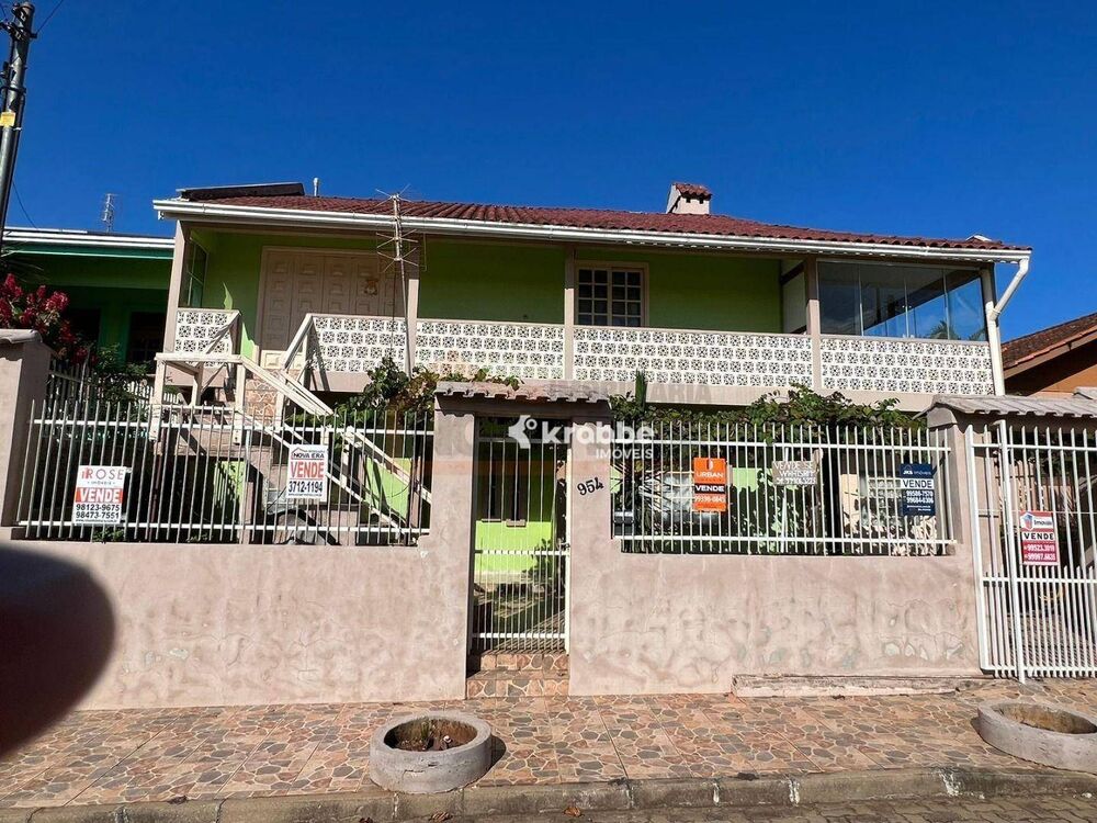 Casa, 4 quartos, 231 m² - Foto 1