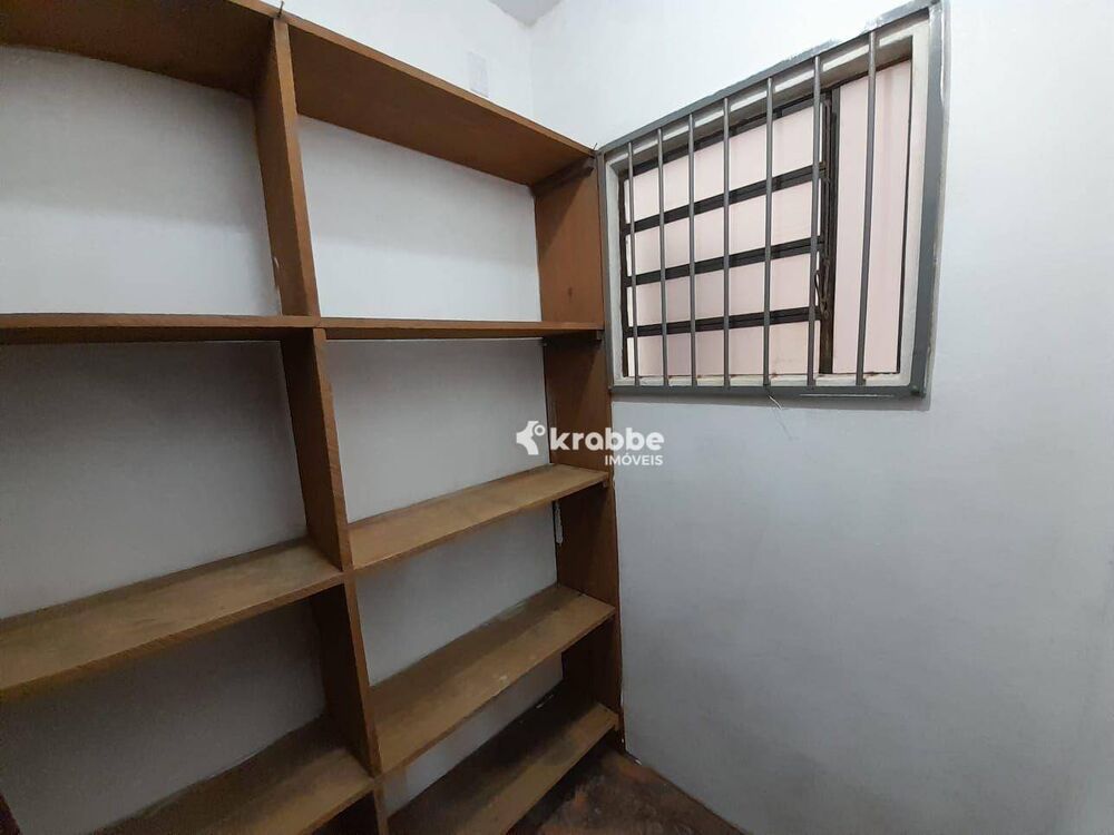 Casa à venda com 4 quartos, 323m² - Foto 6