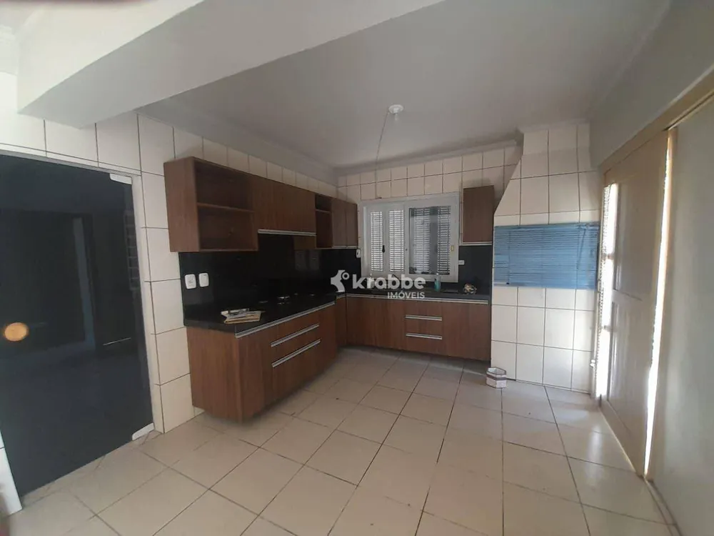 Casa, 3 quartos, 239 m² - Foto 3