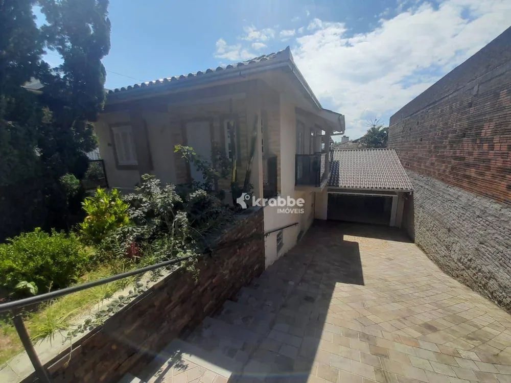 Casa, 3 quartos, 239 m² - Foto 1