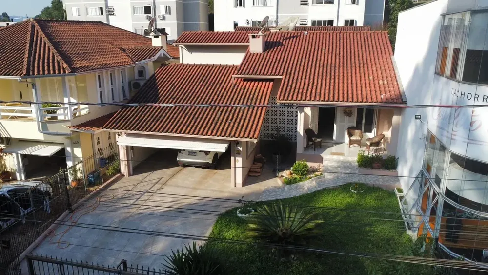 Casa, 4 quartos, 234 m² - Foto 1