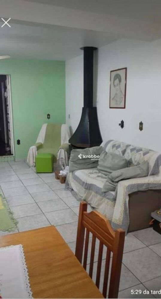 Casa à venda com 3 quartos, 130m² - Foto 2