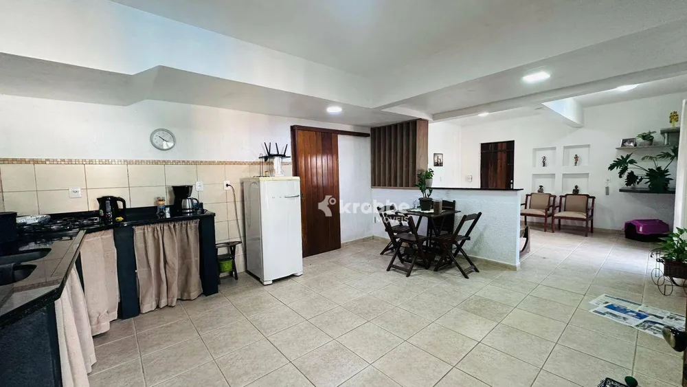 Casa, 3 quartos, 252 m² - Foto 9