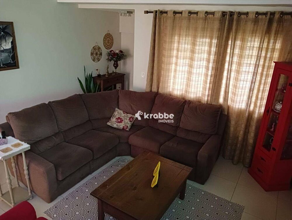 Casa, 3 quartos, 234 m² - Foto 1