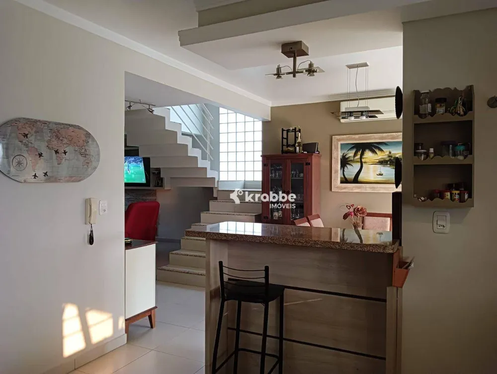 Casa, 3 quartos, 234 m² - Foto 4