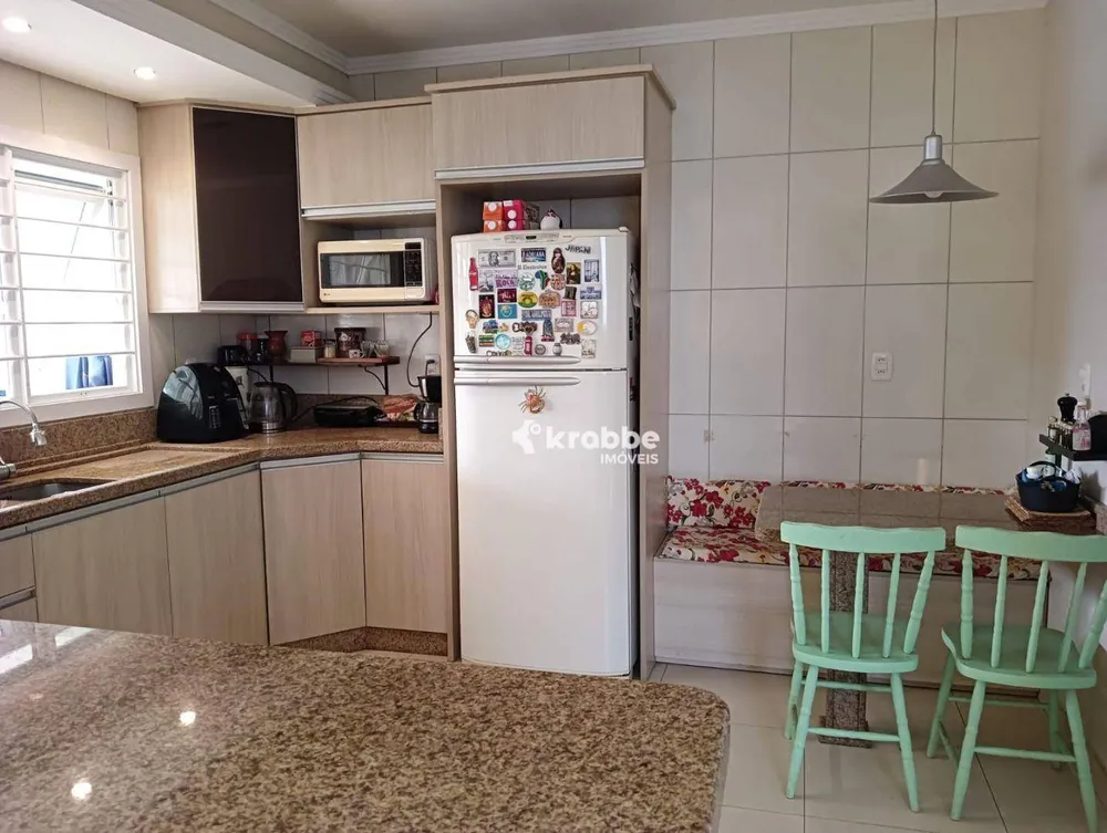 Casa, 3 quartos, 234 m² - Foto 8