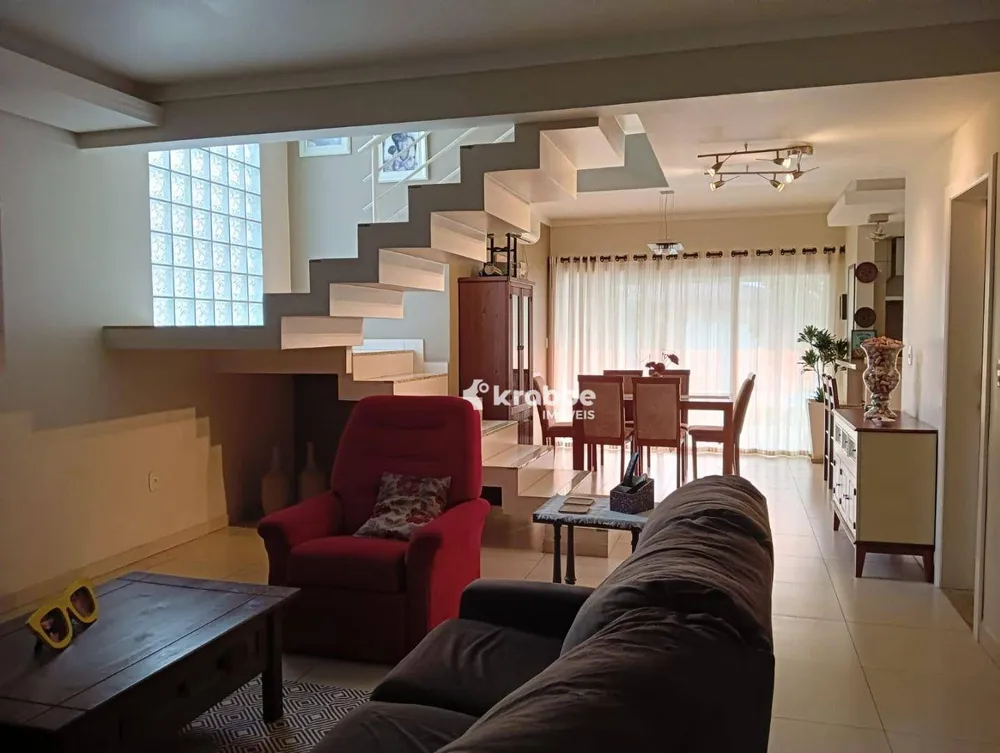 Casa, 3 quartos, 234 m² - Foto 4