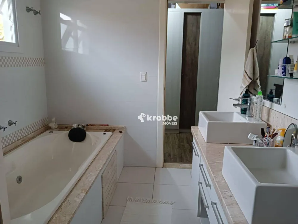 Casa, 3 quartos, 234 m² - Foto 2
